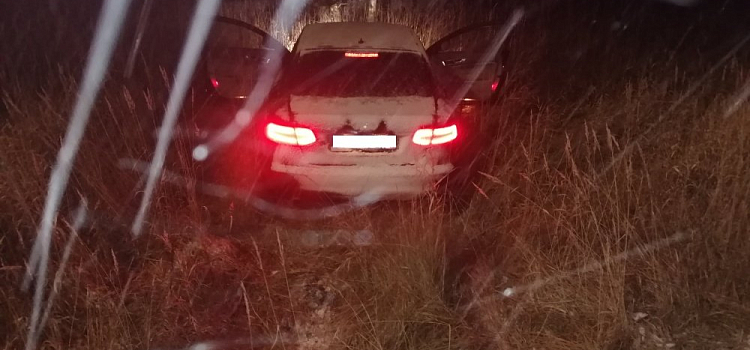 В Тутаевском районе нашли автомобиль с мертвым водителем