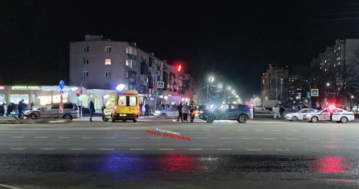 В Ярославле на проспекте Фрунзе сбили девушку-подростка