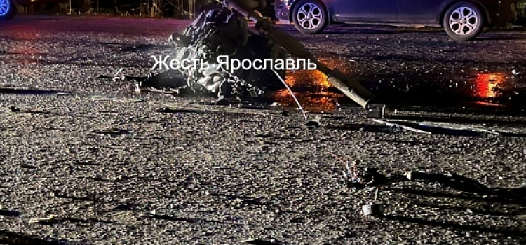 Погиб на месте: под Ярославлем произошло тройное ДТП_239023