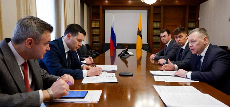 Ярославскую область с рабочим визитом посетил министр промышленности и торговли России Антон Алиханов