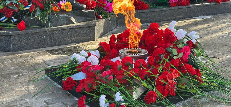 В посёлке Пречистое Ярославской области впервые зажгли Вечный Огонь_292574