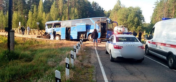 Водитель автобуса с ярославскими паломниками, выехавший на переезд на красный, получил 3,5 года колонии
