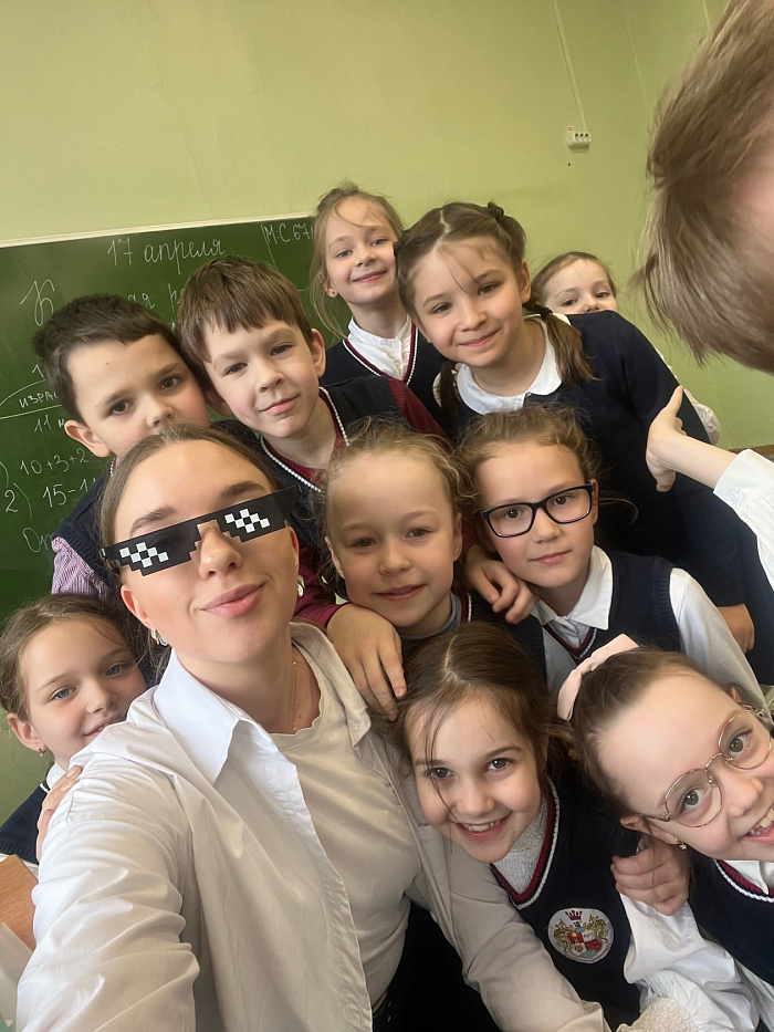 «Дети уходили на летние каникулы и плакали»: учитель начальных классов ярославской школы подвела итоги первого рабочего года