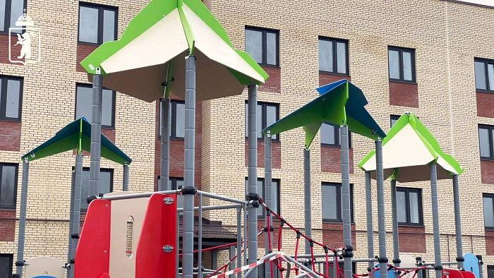 Скоро новоселье: в посёлке Каменники под Рыбинском наконец-то сдали дом, строительство которого контролировала прокуратура