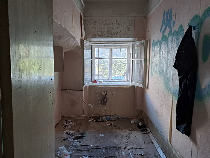 «Он не виноват»: ярославские бездомные рассказали свою версию пожара в усадьбе Вахрамеева
