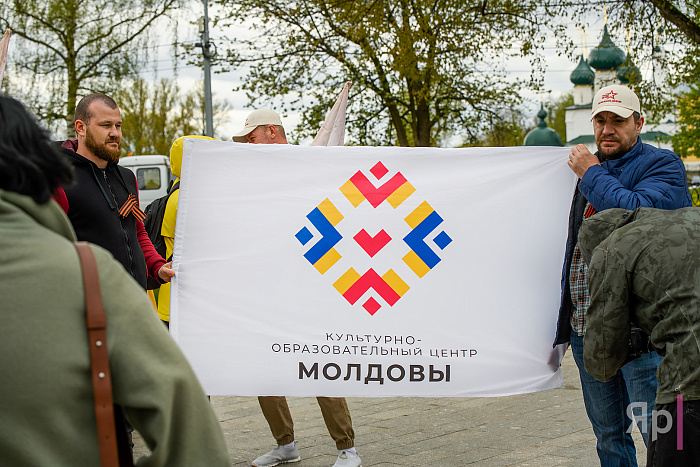 Молдавская диаспора Ярославля возложила цветы к Вечному огню в память о героях Великой Отечественной