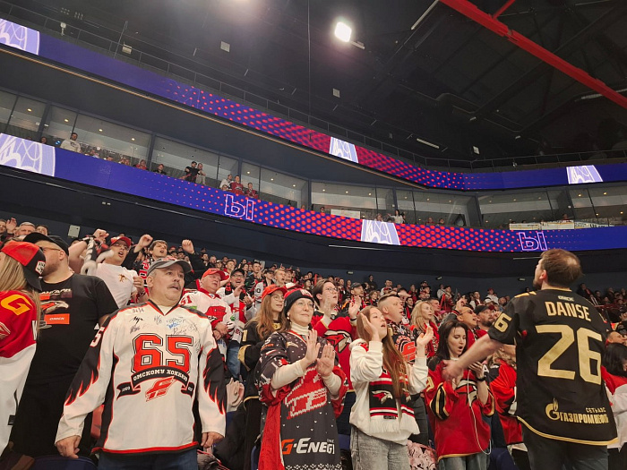 Ярославский «Локомотив» неудачно стартовал в полуфинале, пропустив пять шайб