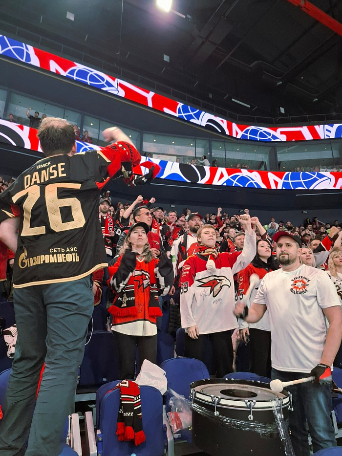 Ярославский «Локомотив» неудачно стартовал в полуфинале, пропустив пять шайб