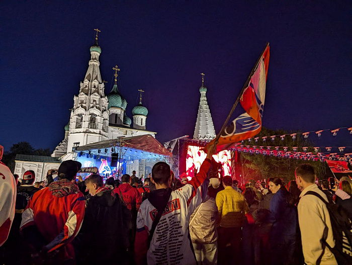 Слёзы радости и народные гуляния: как Ярославль встретил победу «Локомотива» в Кубке Гагарина