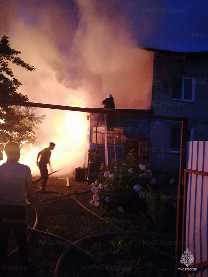 За сутки в Ярославской области сгорело несколько гаражей