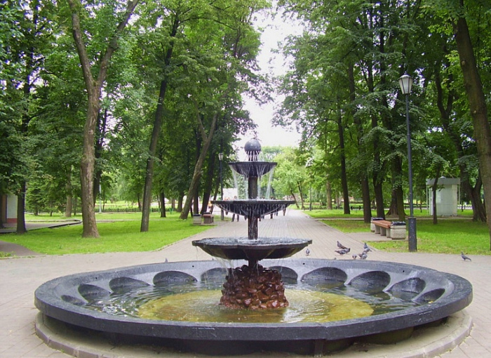 Чугунный фонтан из Демидовского сквера «переехал» в Губернаторский сад