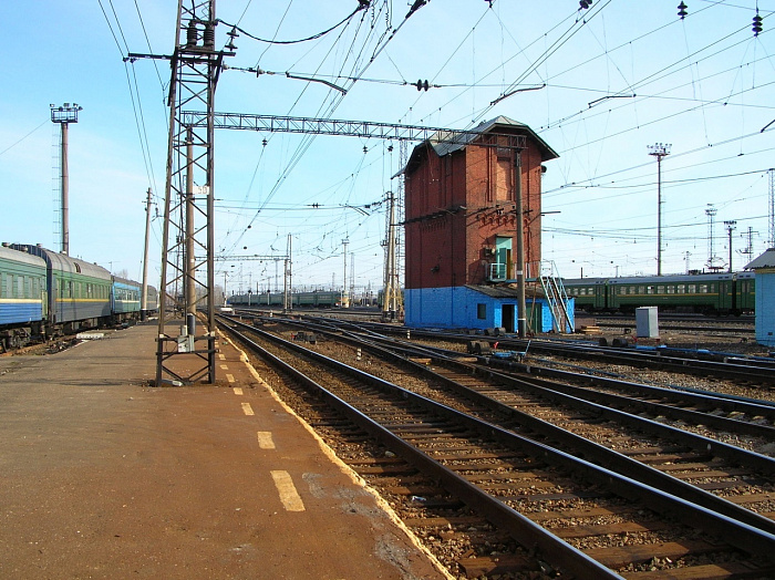 Заинтересованных в восстановлении нет: на станции Ярославль Главный сносят старинную водонапорную башню