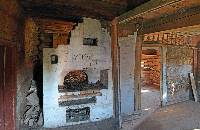 На продажу выставлен старейший деревянный дом в Ярославской области