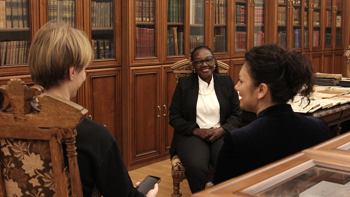 Из Африки в Россию за вдохновением: директор ивуарийского лицея посетила Ярославль