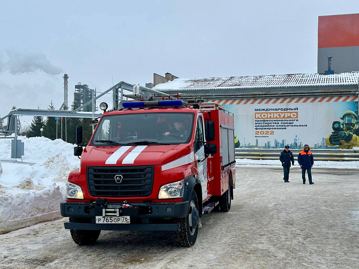 Почувствовать себя настоящим пожарным: ярославские журналисты прошли полосу испытаний МЧС