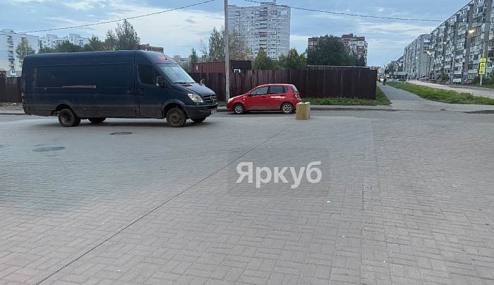 «Фиг его усмотришь!»: в Ярославле пенсионерка получила серьёзные травмы, запнувшись о «невидимый» трос