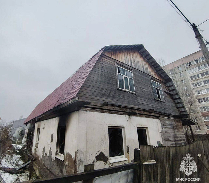 Хозяин уехал в другой город: в Ростове назвали причину пожара в жилом доме