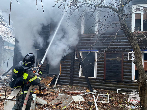 В Рыбинске пожарные ликвидировали крупный пожар