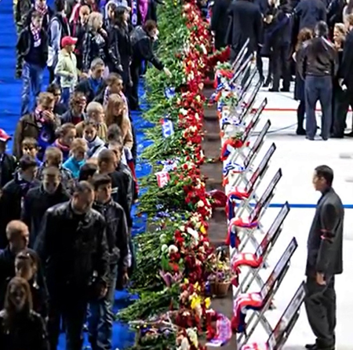 «Город стал тенью самого себя»: ярославцы спустя 15 лет вспоминают детали дня гибели «Локомотива»