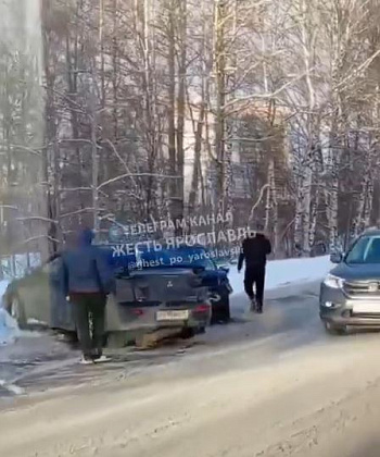 Перевёртыш, ДТП с автобусом и безумный пешеход: в Ярославле произошла серия ДТП