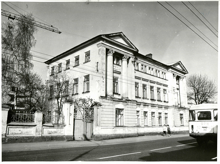 Суд обязал собственника отремонтировать исторического здание в Ярославле