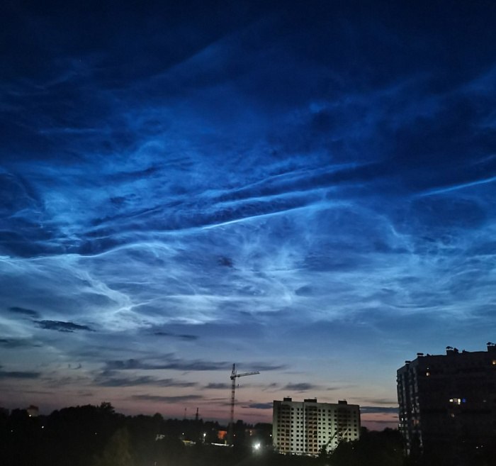 В небе над Ярославлем наблюдали серебристые облака