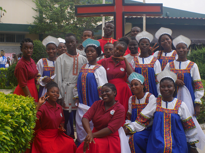 «Nous avons apporté en Afrique des attributs de la culture russe, si tant est qu’on puisse la ranger dans deux valises»